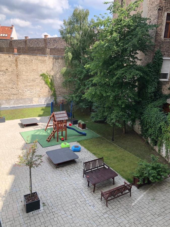 Large Apartment With Garage And Terrace Budapeste Exterior foto